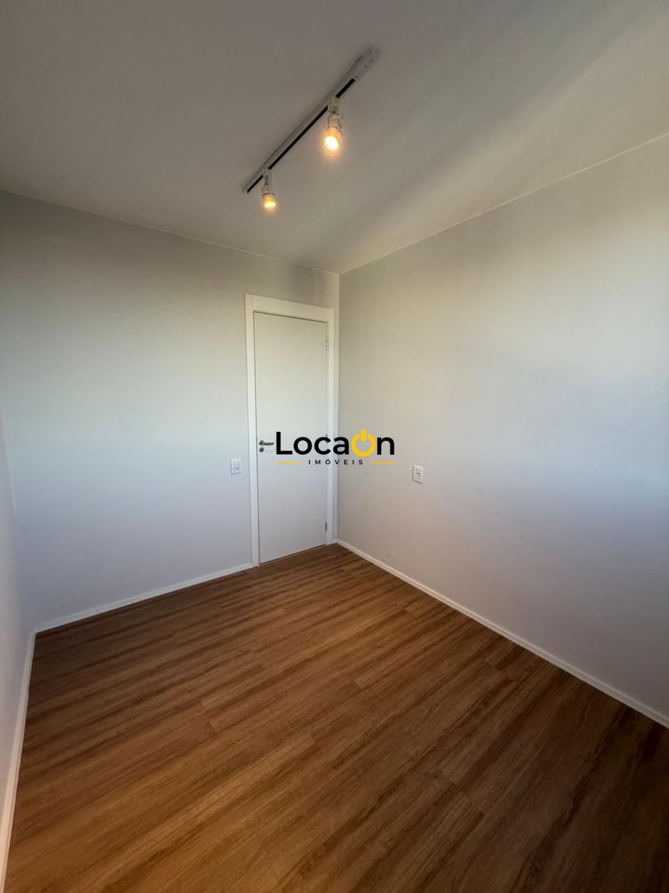 ALUGA- Apartamento 2 dormitórios, vaga de frente ao Shopping