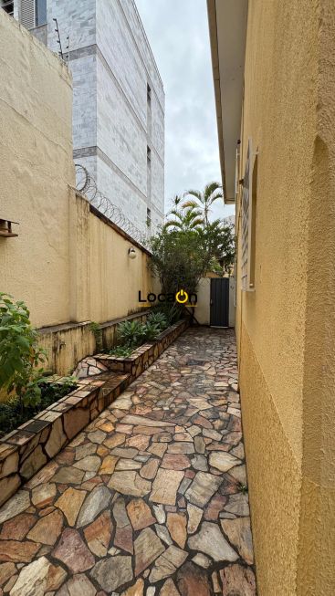 ALUGA casa comercial no bairro Serra em Belo Horizonte.