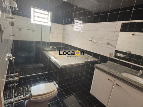 ALUGA - Casa Comercial ou Residencial no bairro Castelo em Belo Horizonte.