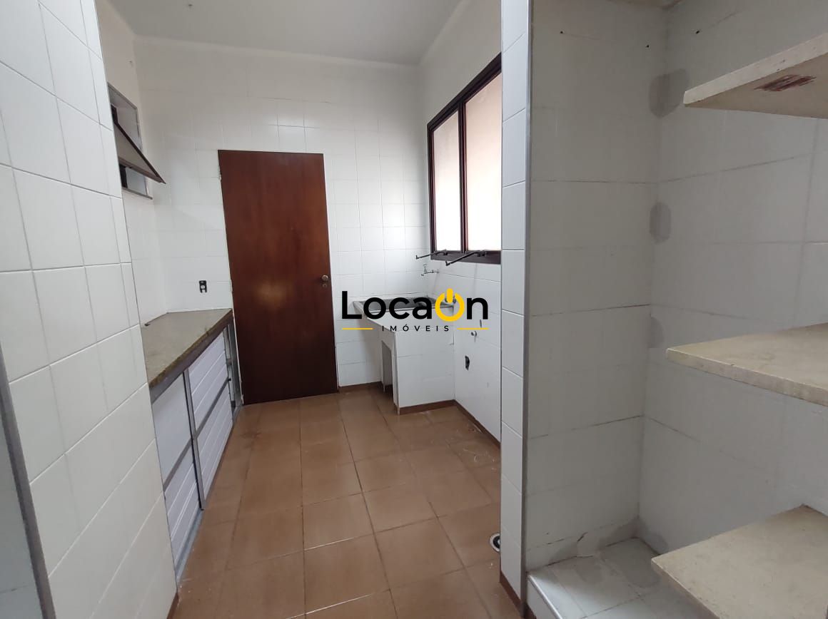 ALUGA - Apartamento no centro 3 Dormitórios