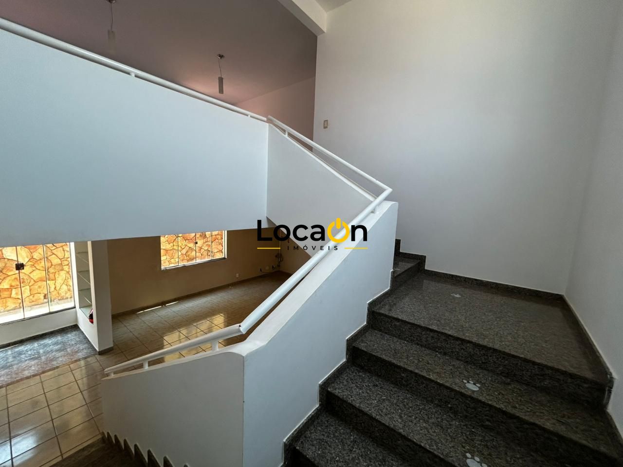 ALUGA - Casa/Sobrado 4 quartos com suítes - Bairro Jd Planalto - Goiânia