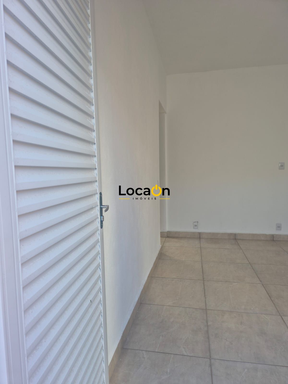 ALUGA- Casa Nova 3 quartos sendo 1 suite e 2 vagas