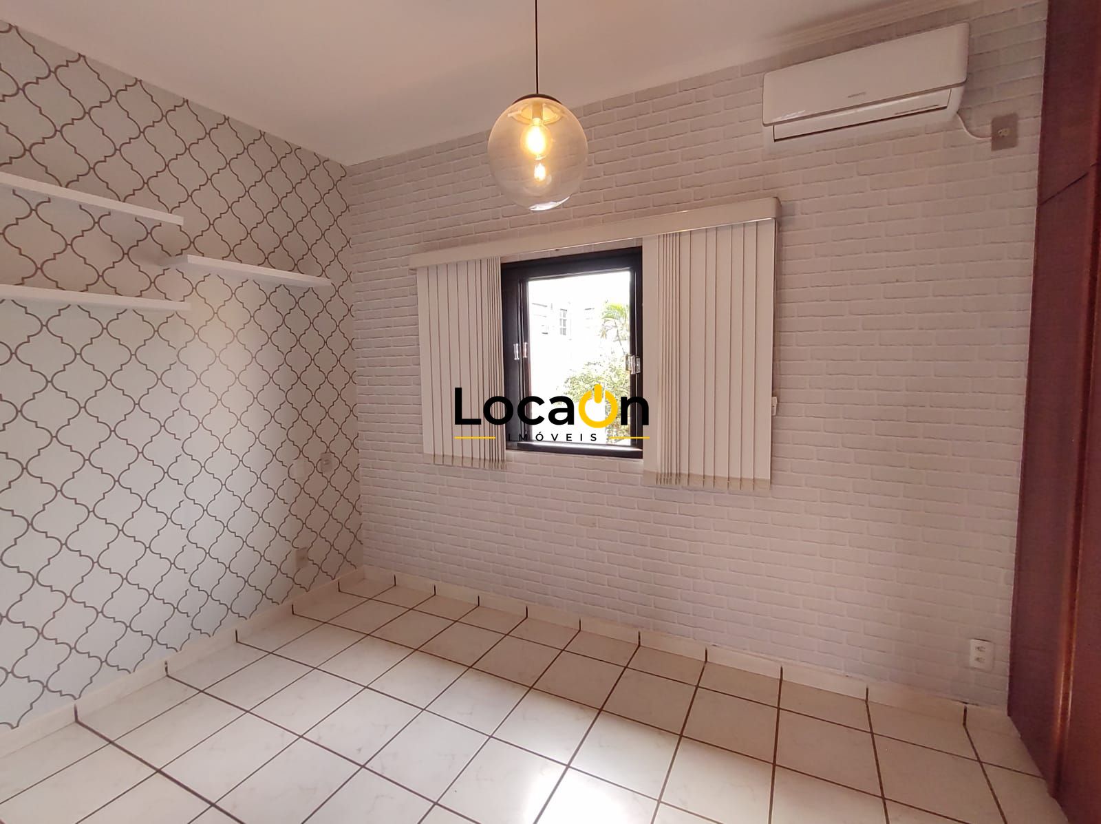 ALUGA - Casa Comercial ou Residencial Mobiliada na Ribeirânia com 8 salas e Rece