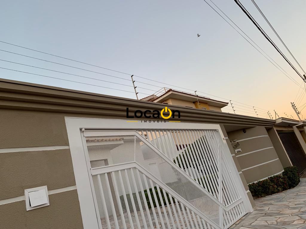 VENDE - Casa na Ribeirânia com 4 Dormitórios e Piscina