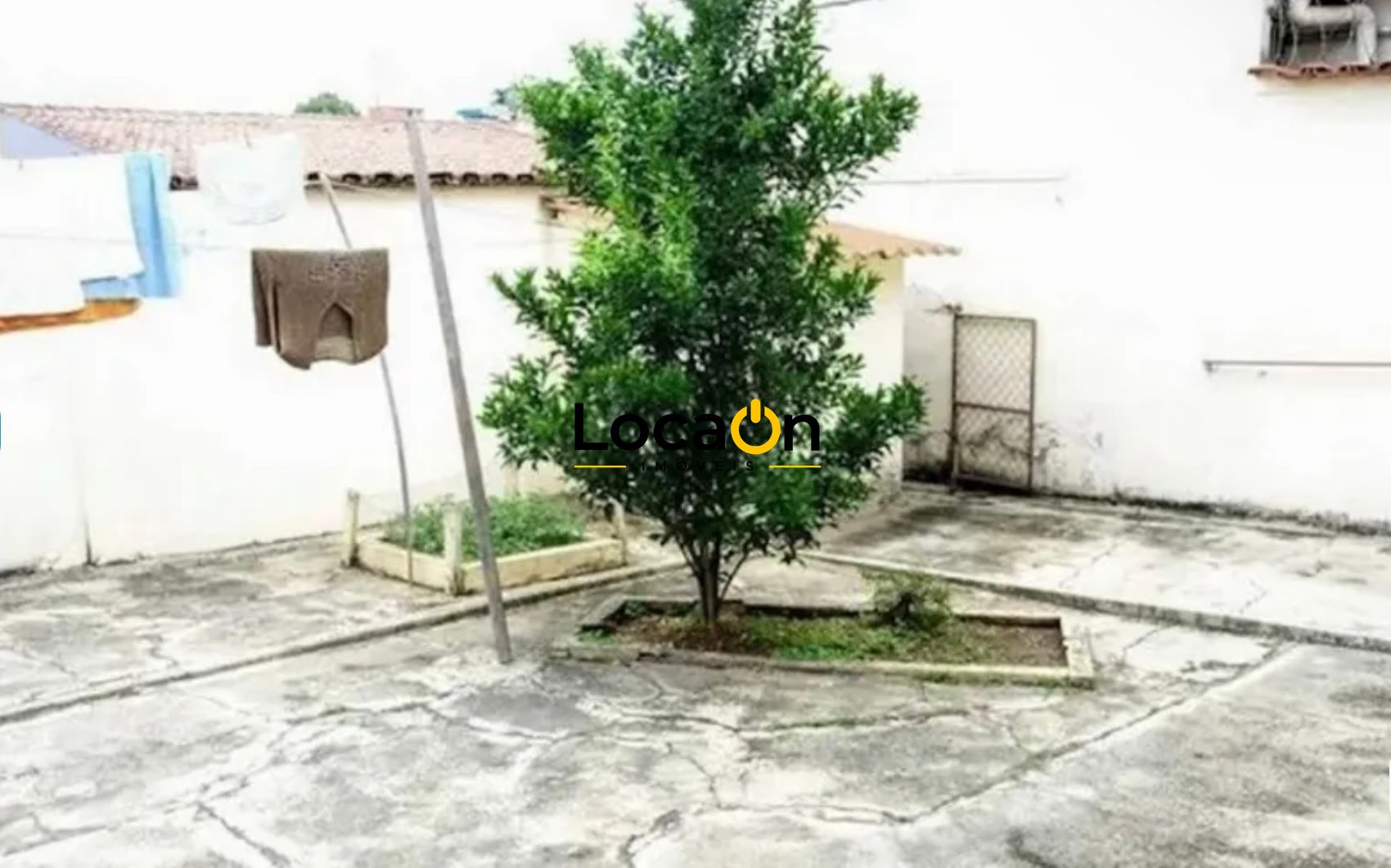 ALUGA-SE casa comercial com 110m2 no bairro Alípio de Melo em Belo Horizonte.