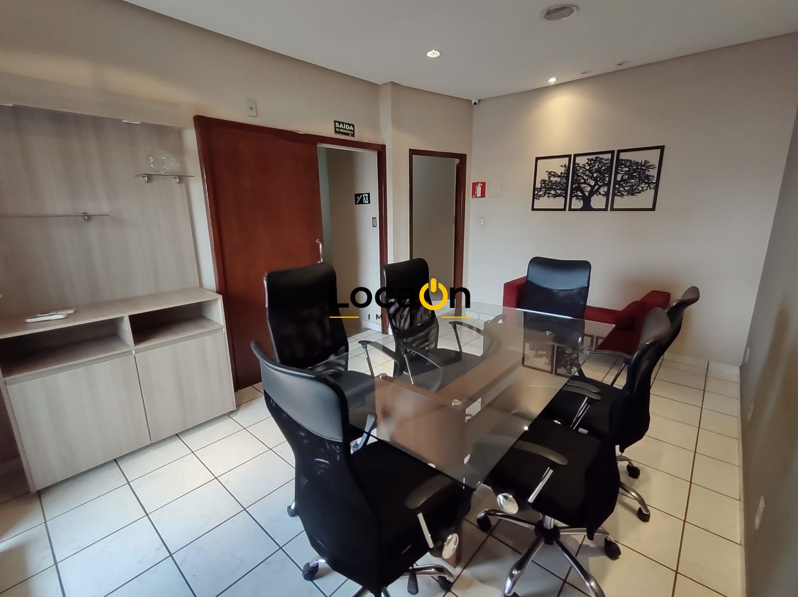 ALUGA - Casa Comercial ou Residencial Mobiliada na Ribeirânia com 8 salas e Rece
