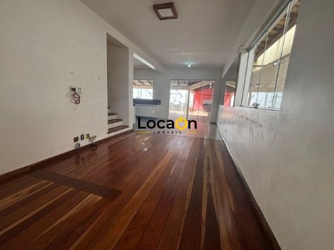ALUGA - Casa Comercial ou Residencial no bairro Castelo em Belo Horizonte.