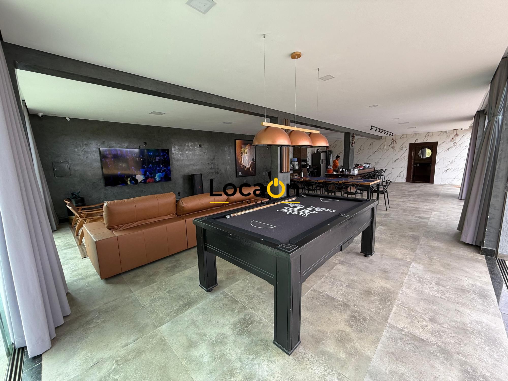 VENDE - Sitio em Esmeraldas-MG com Casa de luxo.