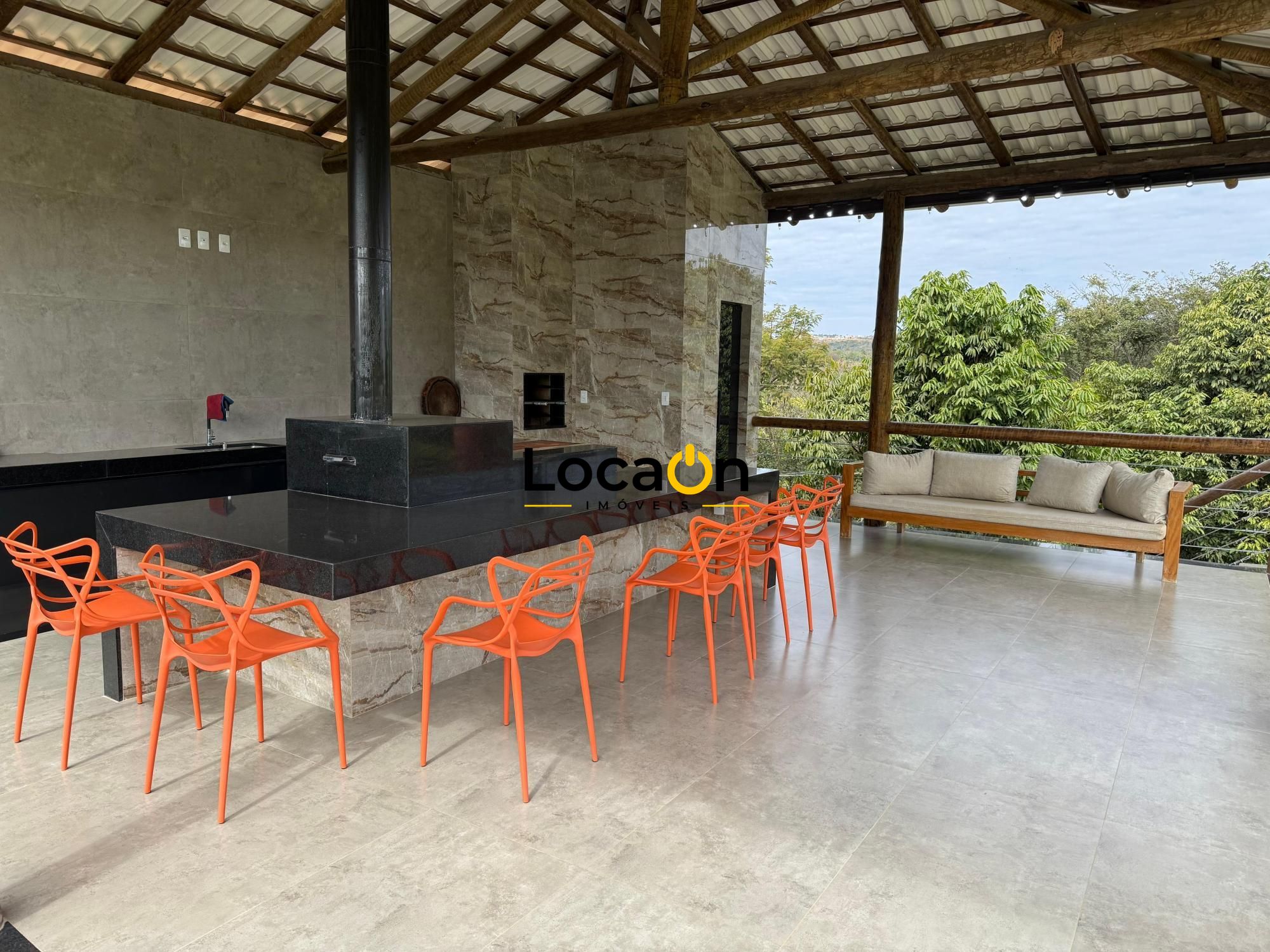 VENDE - Sitio em Esmeraldas-MG com Casa de luxo.