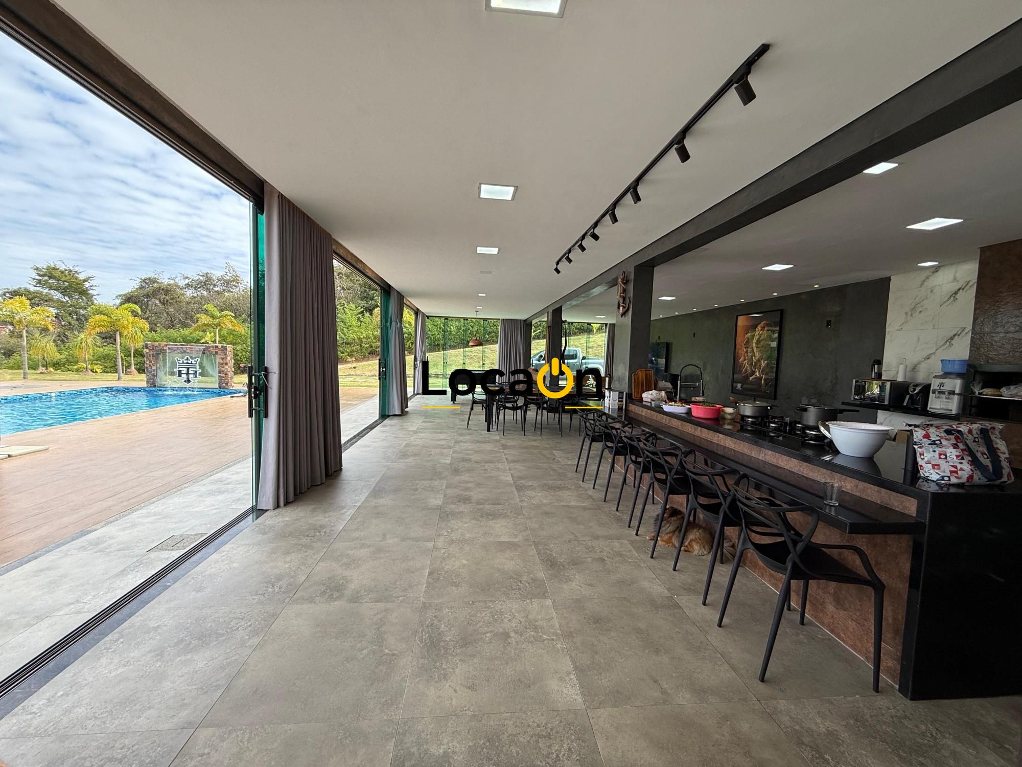 VENDE - Sitio em Esmeraldas-MG com Casa de luxo.