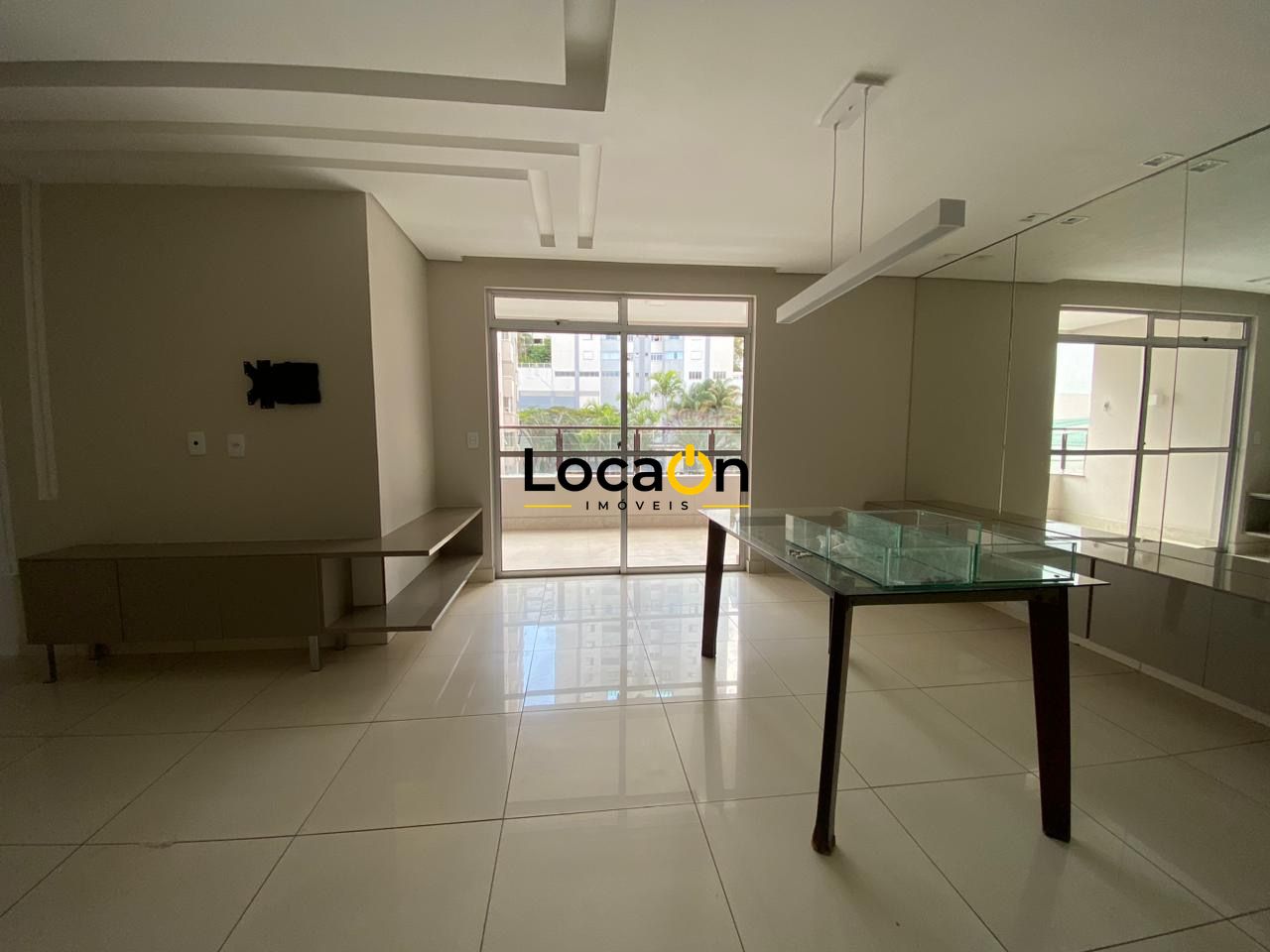 ALUGA-SE apartamento com 4 quartos no bairro Buritis em Belo Horizonte.