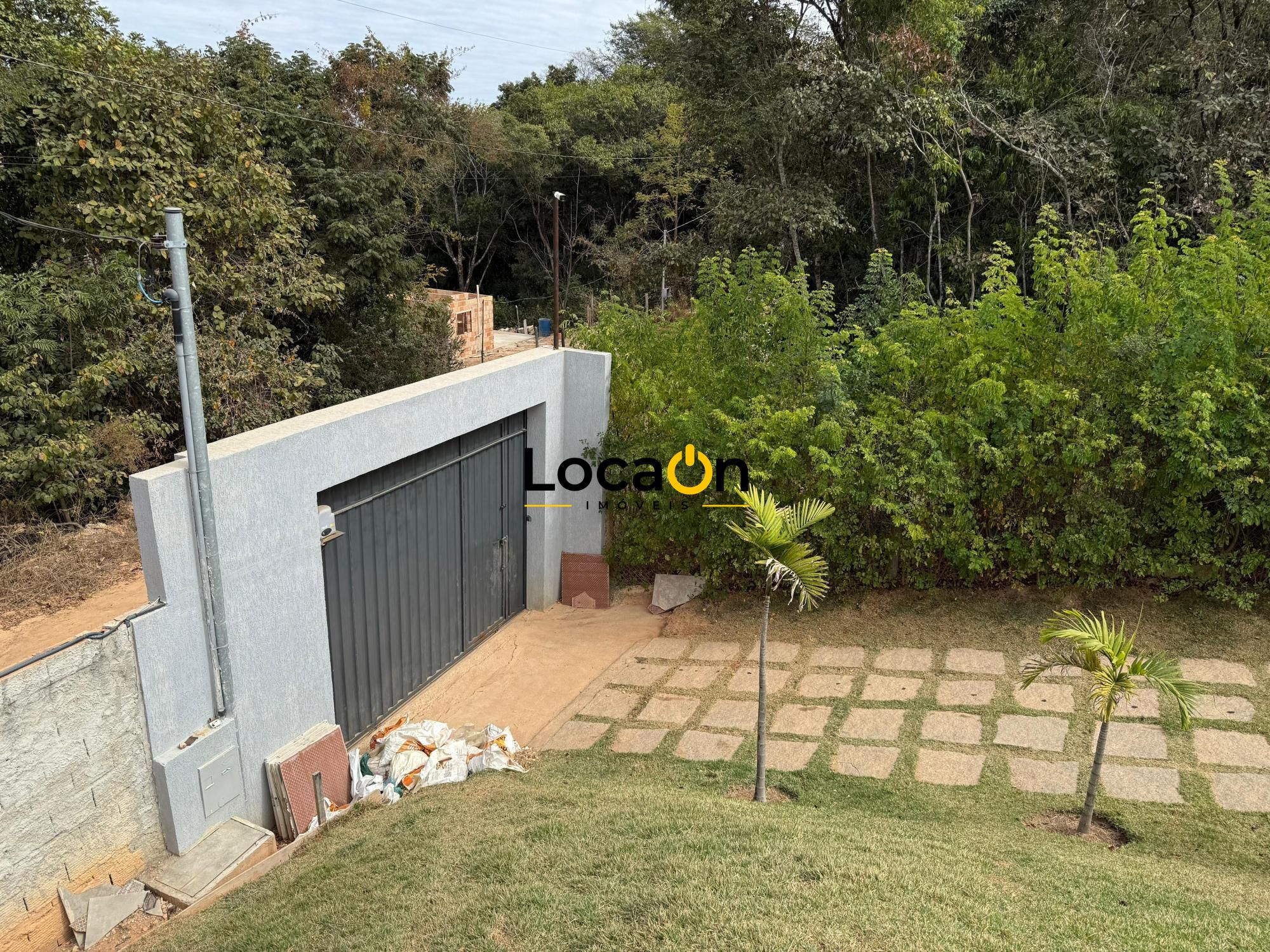 VENDE - Sitio em Esmeraldas-MG com Casa de luxo.