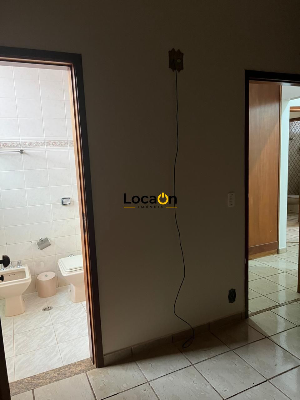 ALUGA- Casa 3 suites e 3 vagas Cidade Universitária