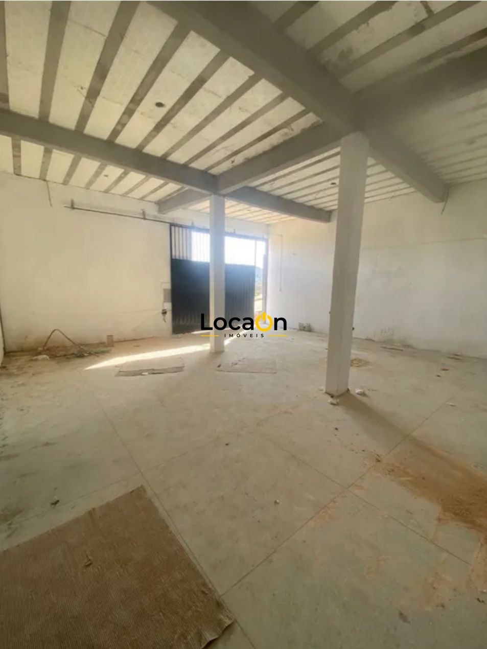 ALUGA - Galpão com 100m² no bairro Santa Maria em Vespasiano.