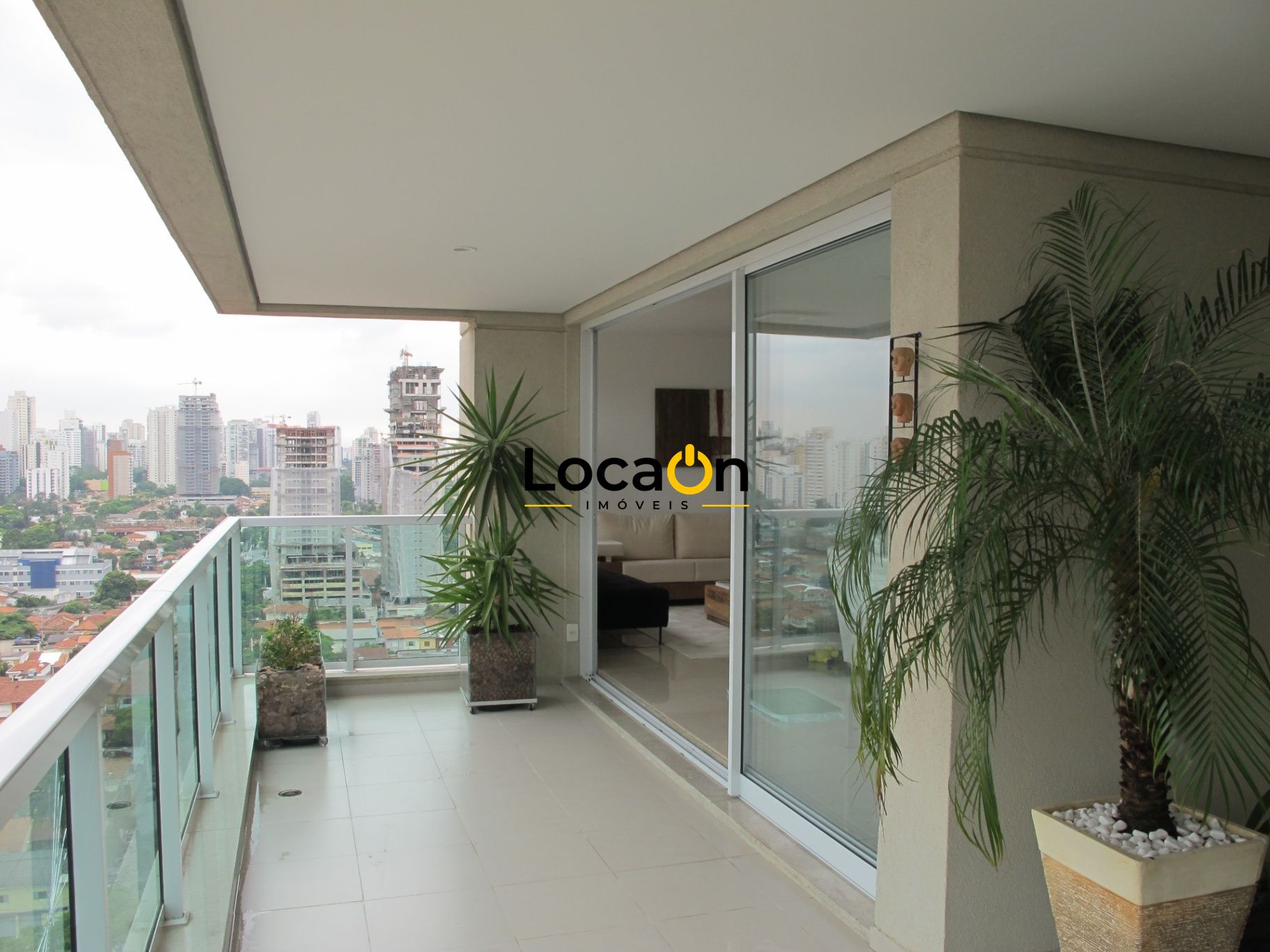 ALUGA - Apartamento Mobiliado com 3 Suítes, Alto Padrão no Brooklin - São Paulo