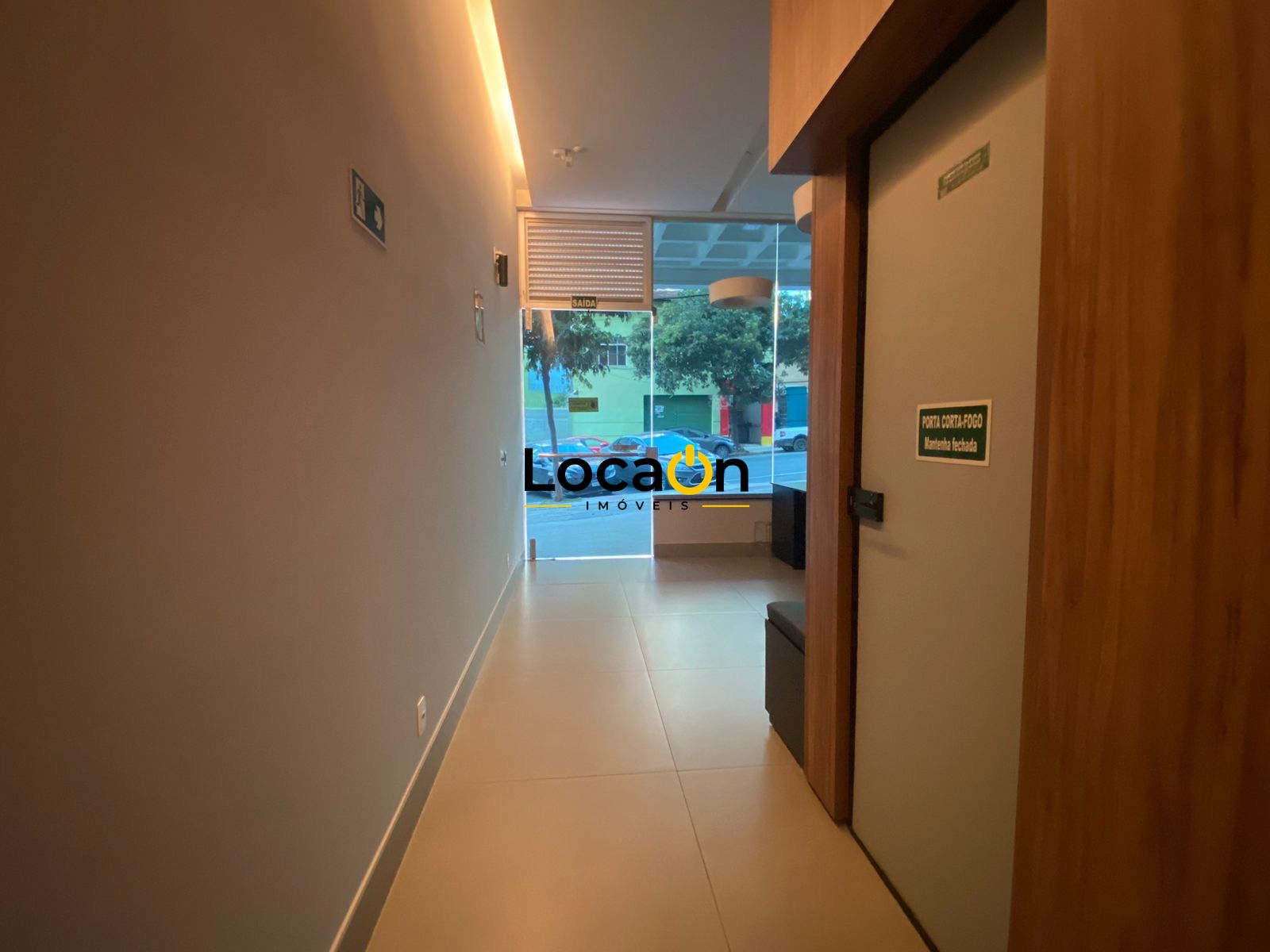 VENDE apartamento com 1 quarto no bairro de Lourdes em Belo Horizonte.