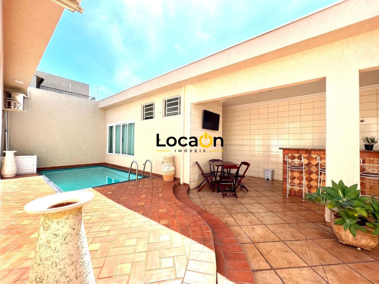 VENDE - Casa Térrea com 2 cozinhas, no barro do Ipiranga - Ribeirão preto