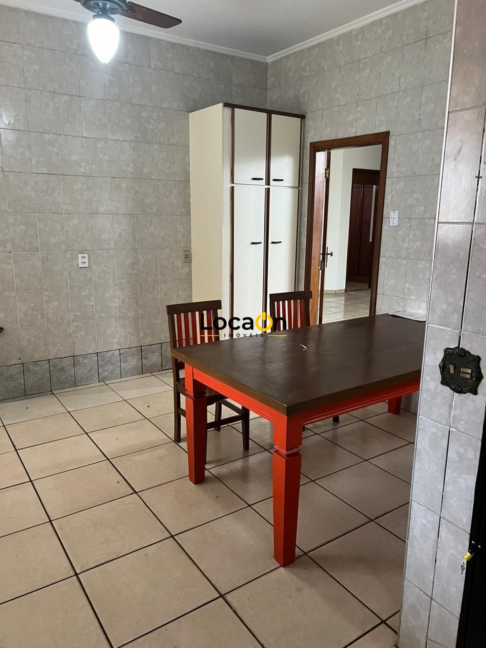 ALUGA- Casa 3 suites e 3 vagas Cidade Universitária