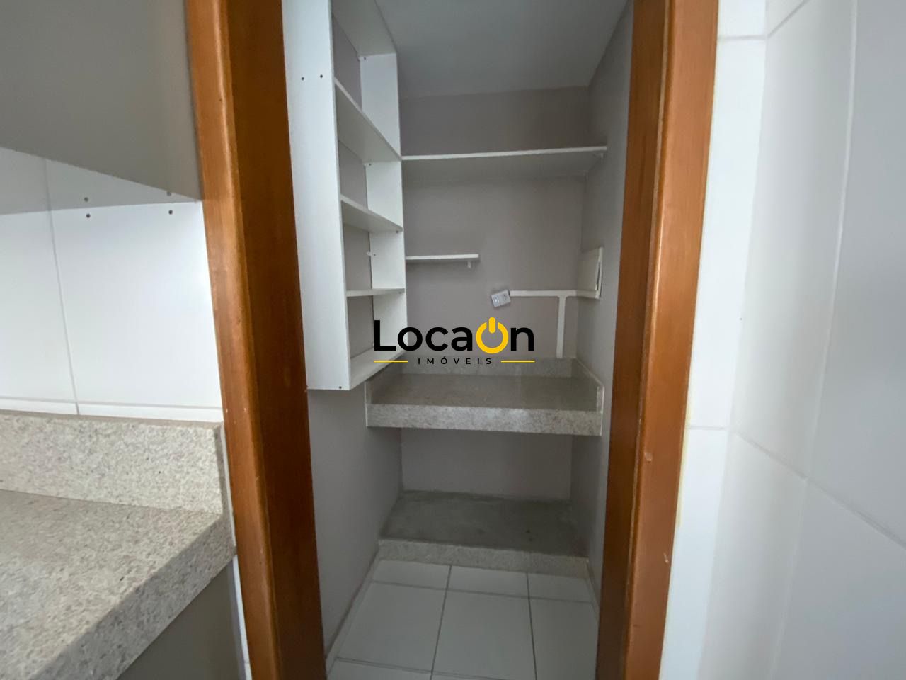 ALUGA-SE apartamento com 4 quartos no bairro Buritis em Belo Horizonte.
