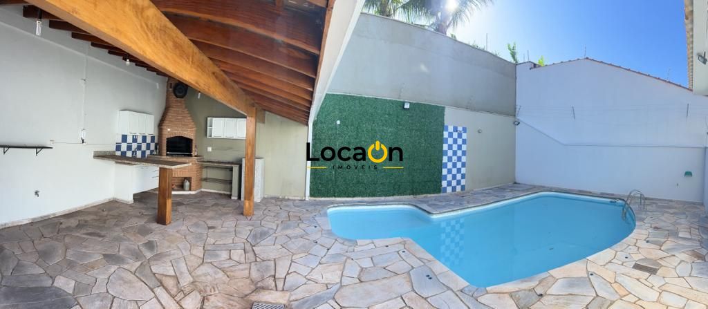 VENDE - Casa na Ribeirânia com 4 Dormitórios e Piscina