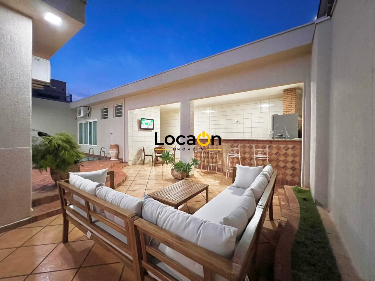 VENDE - Casa Térrea com 2 cozinhas, no barro do Ipiranga - Ribeirão preto