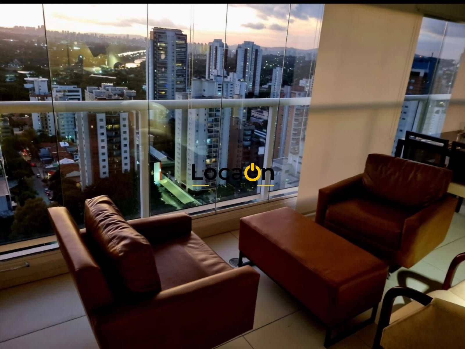 VENDE - Apartamento Mobiliado de Alto Padrão - Bairro Pinheiros - São Paulo SP
