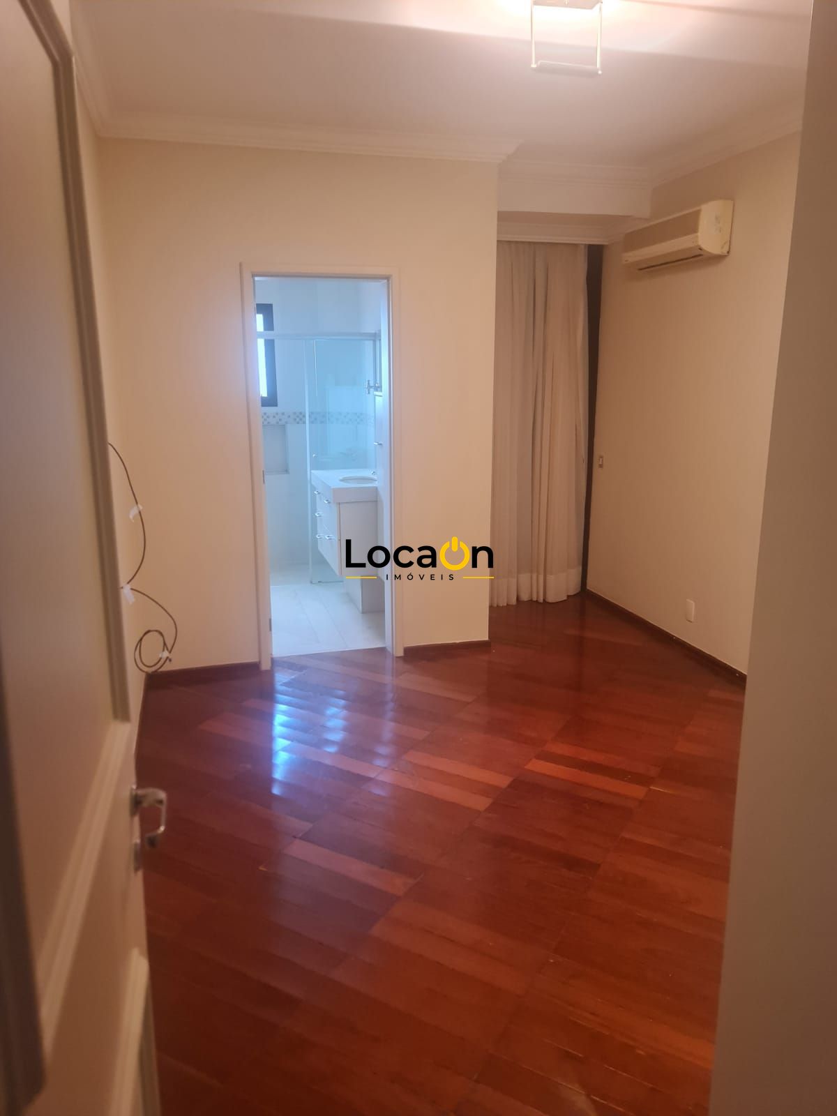 ALUGA - Apartamento com 4 Suítes, 317 m², "Edifício Barão Da Una" Centro - Ribei