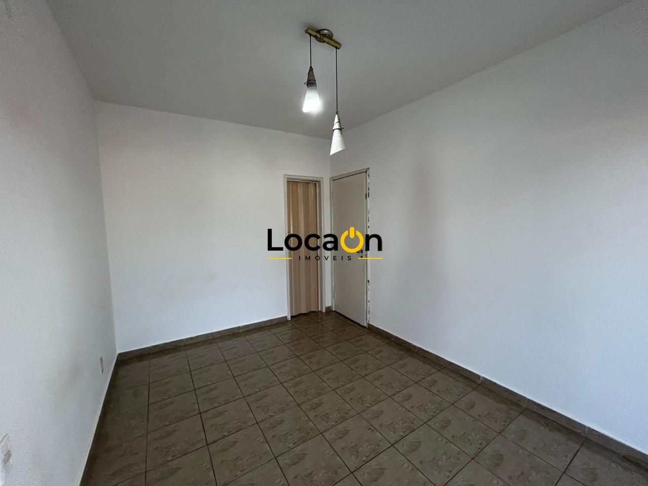 ALUGA - Casa/Sobrado 4 quartos com suítes - Bairro Jd Planalto - Goiânia