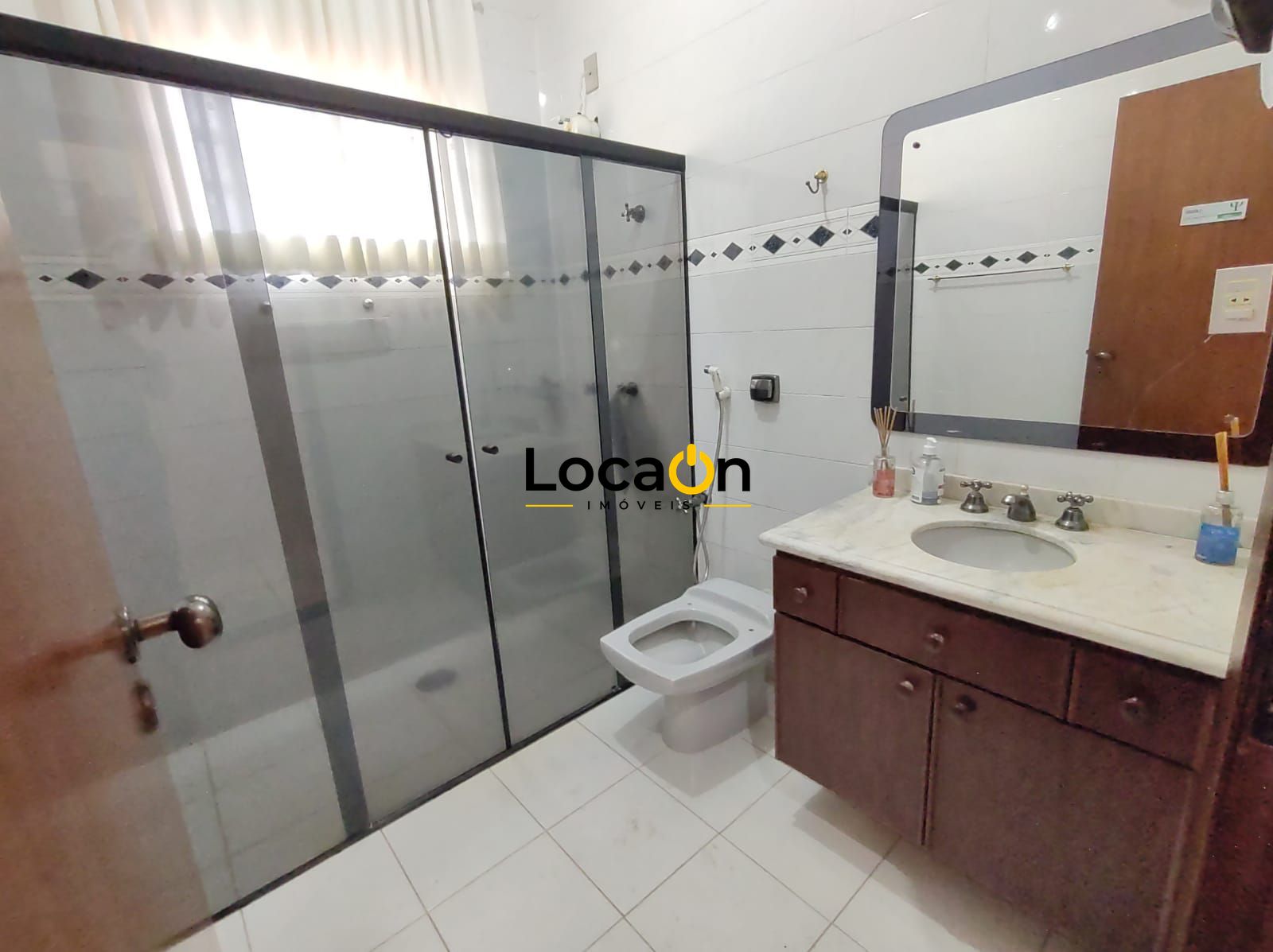 ALUGA - Casa Comercial ou Residencial Mobiliada na Ribeirânia com 8 salas e Rece