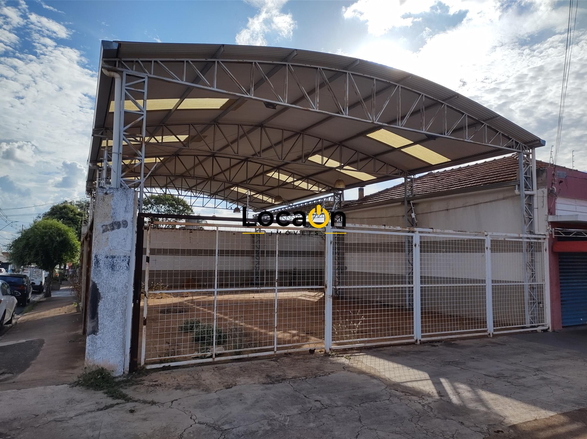 ALUGA - Barracão 300m² no centro Araraquara SP
