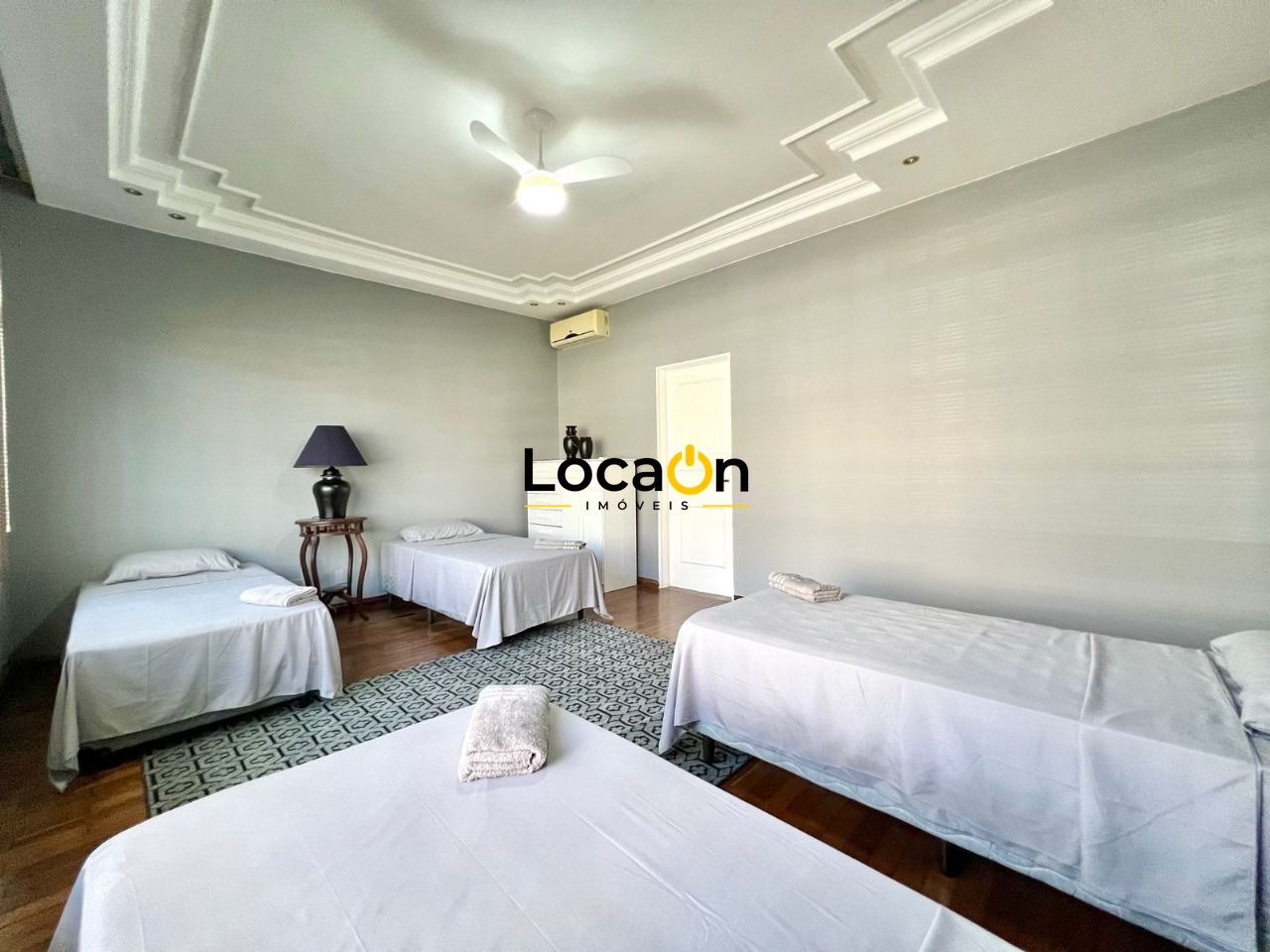 VENDE - Casa Térrea com 2 cozinhas, no barro do Ipiranga - Ribeirão preto