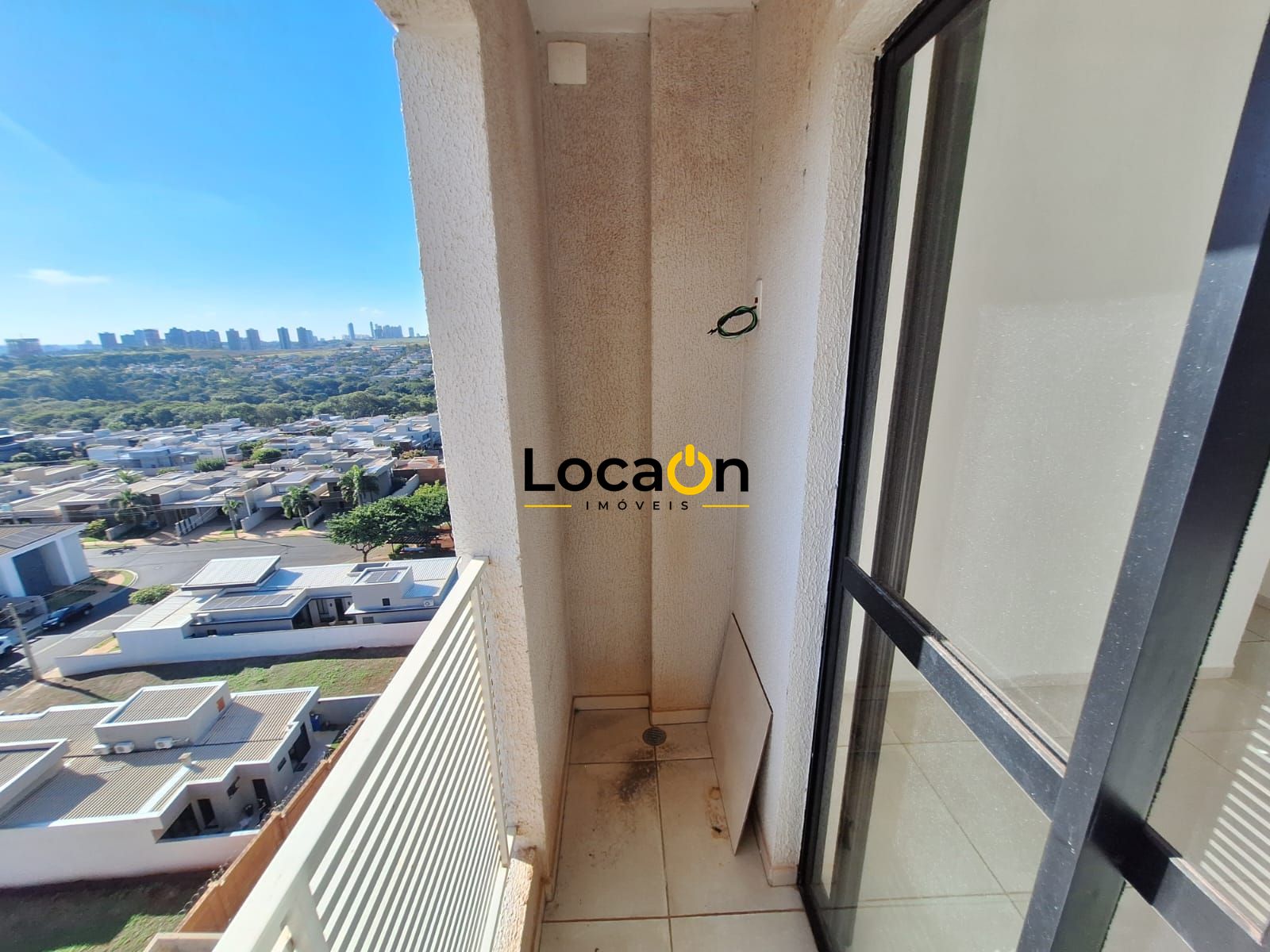 ALUGA- Apartamento 2 quartos, 1 banheiro, sacada localizado em Bonfim Paulista