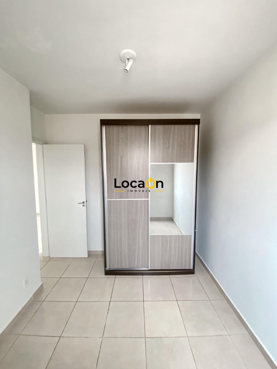 VENDE - Apartamento, 2 quartos com armarios, cozinha americana - City Ribeirão