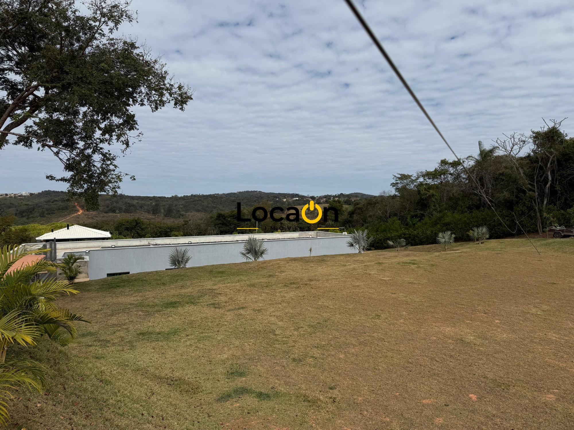 VENDE - Sitio em Esmeraldas-MG com Casa de luxo.