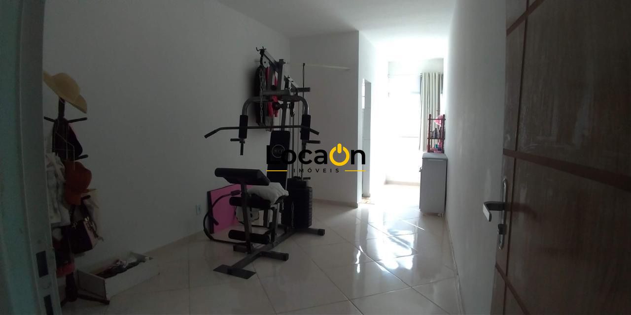 VENDE-SE casa duplex com 3 quartos no bairro Mantiqueira em Belo Horizonte.