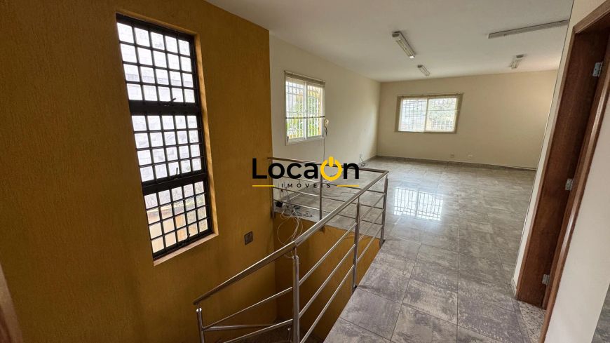 ALUGA casa comercial no bairro Serra em Belo Horizonte.