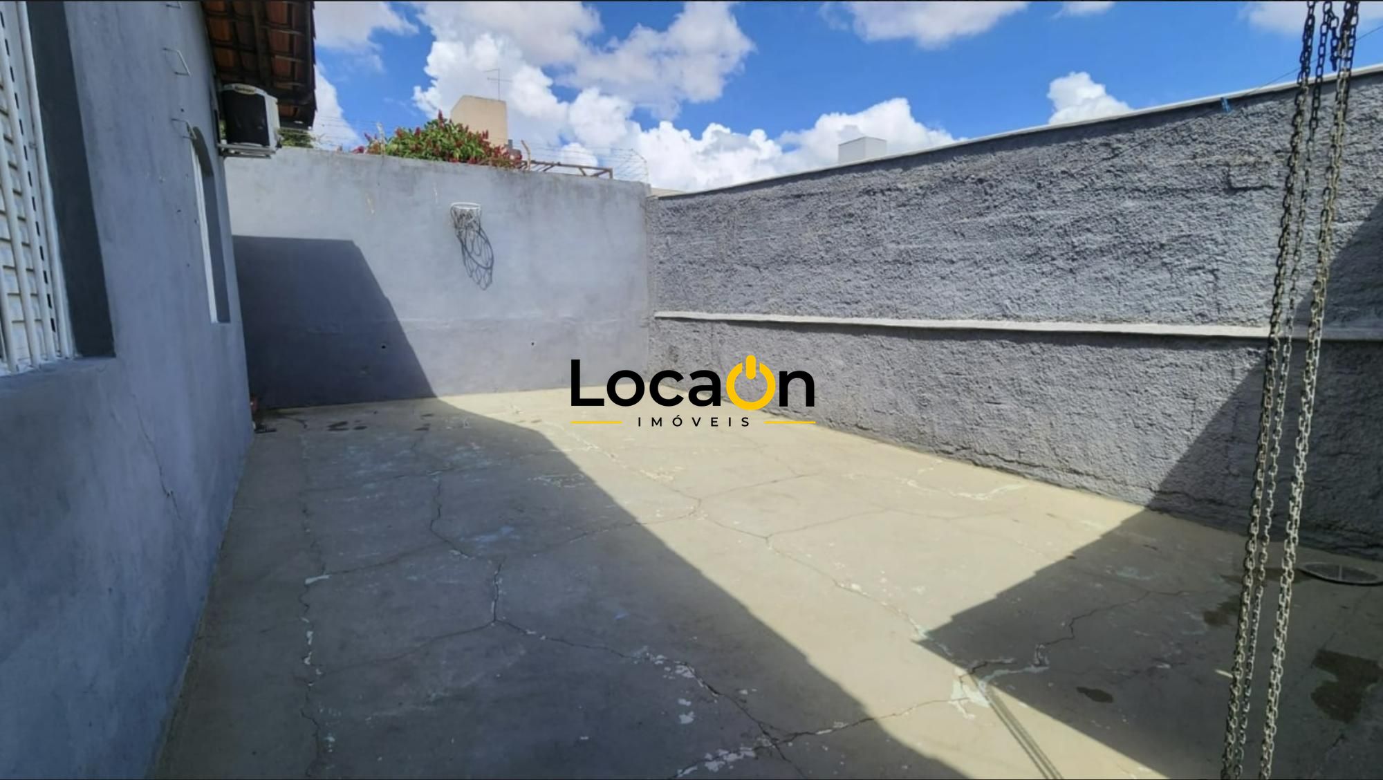ALUGA-SE casa comercial com 3 quartos no bairro Castelo em Belo Horizonte