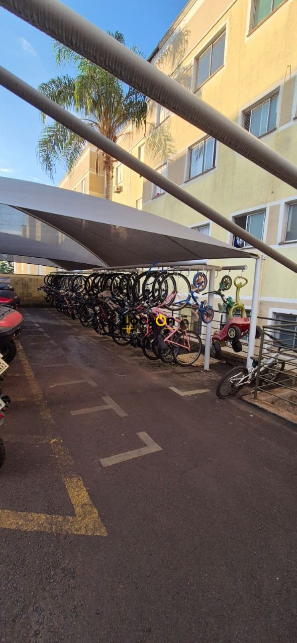 VENDE - Apartamento em condomineo - 2 Dormitórios
