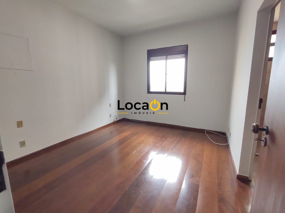 ALUGA - Apartamento no centro 3 Dormitórios
