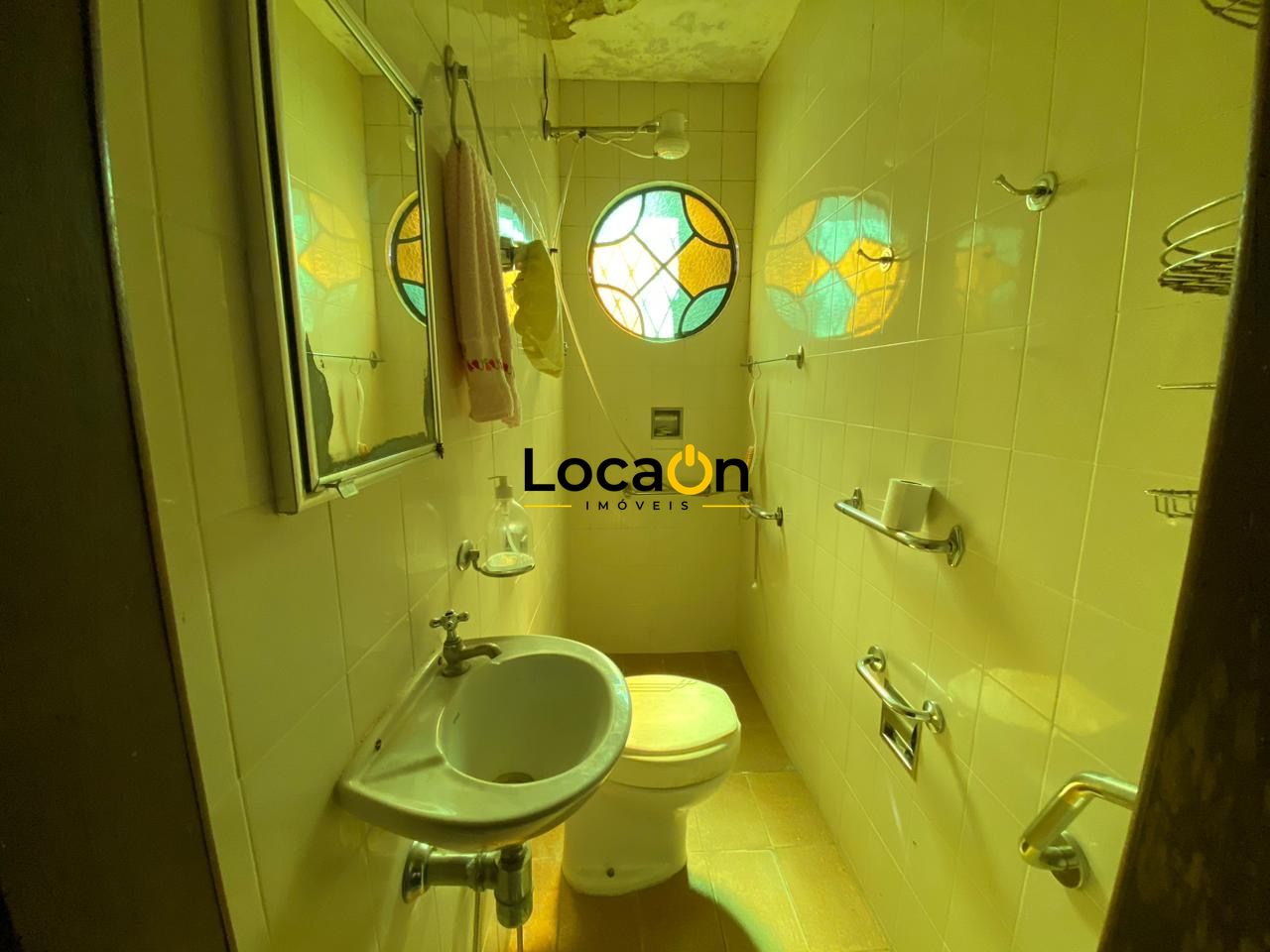 VENDE - Casa com 5 Quartos - Bairro Cidade Nova - Belo Horizonte