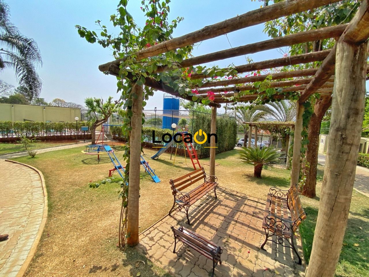VENDE - Apartamento, 2 quartos com armarios, cozinha americana - City Ribeirão