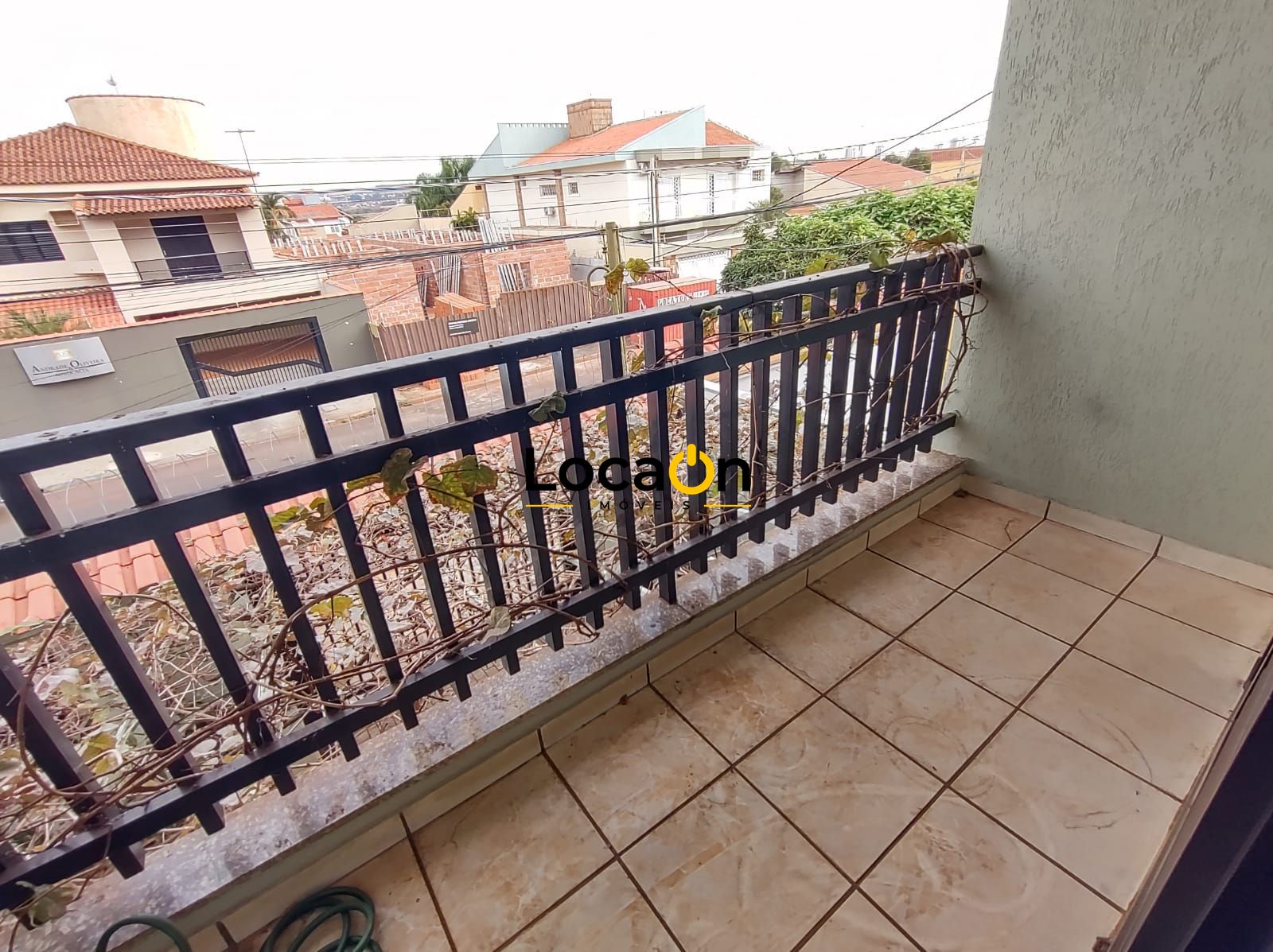 ALUGA - Casa Comercial ou Residencial Mobiliada na Ribeirânia com 8 salas e Rece