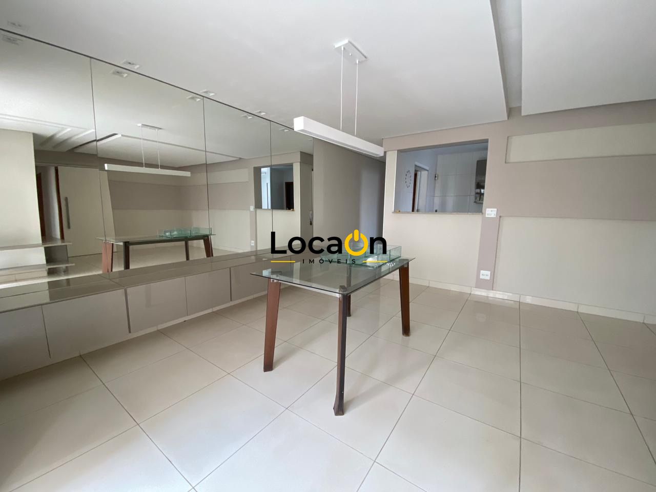 ALUGA-SE apartamento com 4 quartos no bairro Buritis em Belo Horizonte.