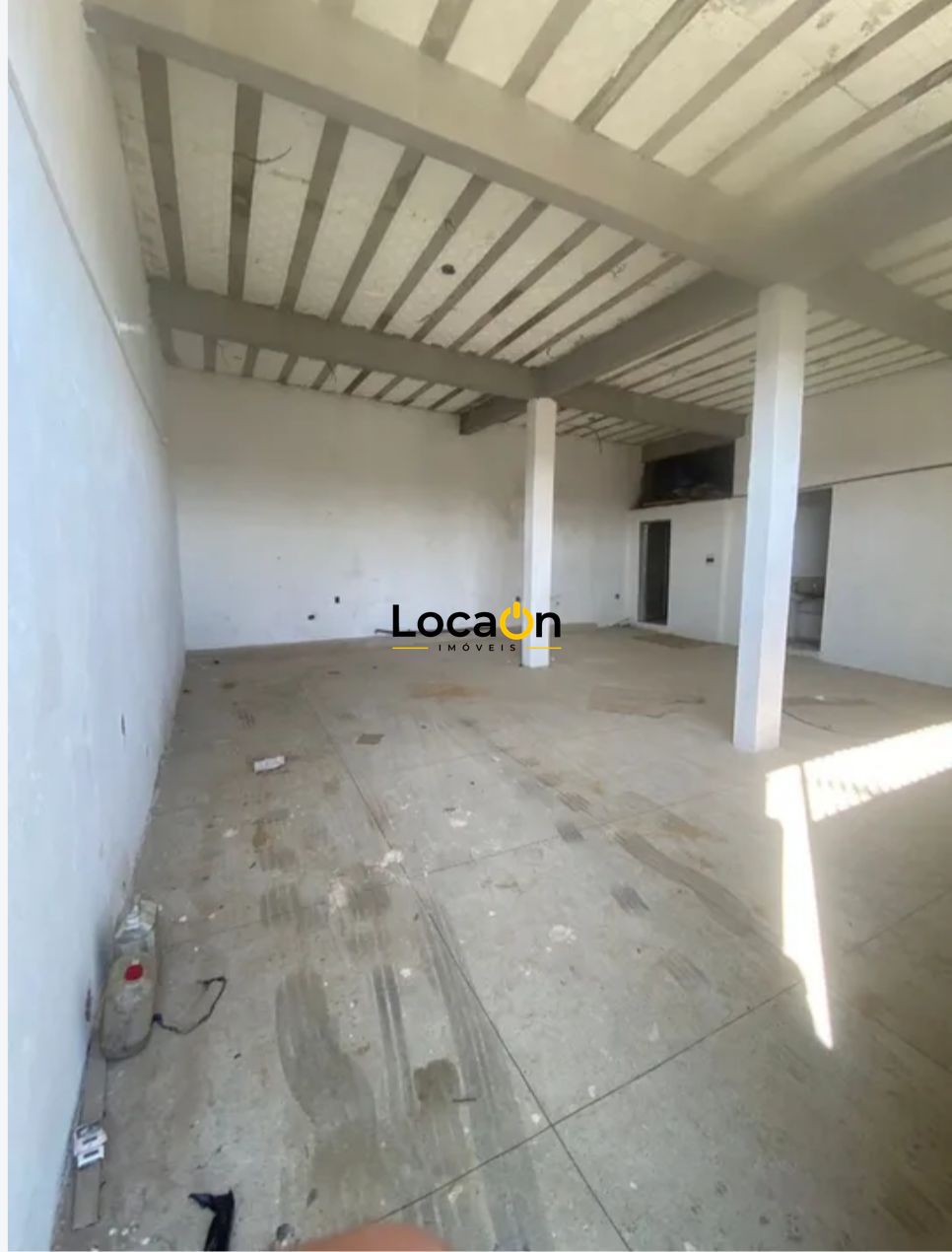 ALUGA - Galpão com 100m² no bairro Santa Maria em Vespasiano.
