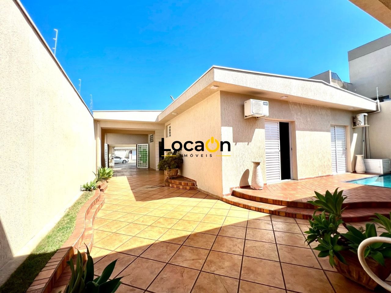 VENDE - Casa Térrea com 2 cozinhas, no barro do Ipiranga - Ribeirão preto