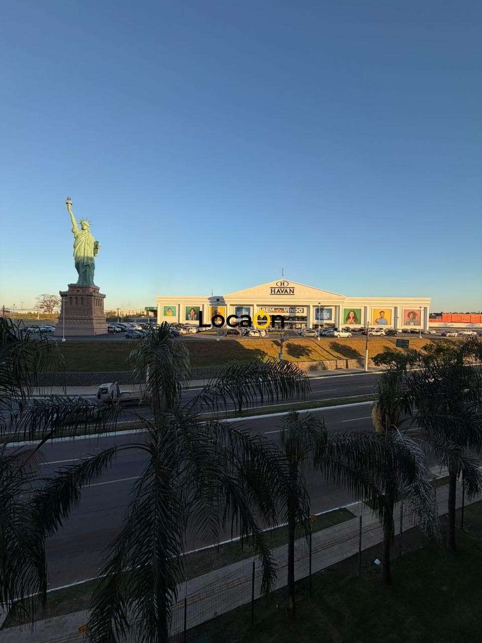 ALUGA- Apartamento 2 dormitórios, vaga de frente ao Shopping