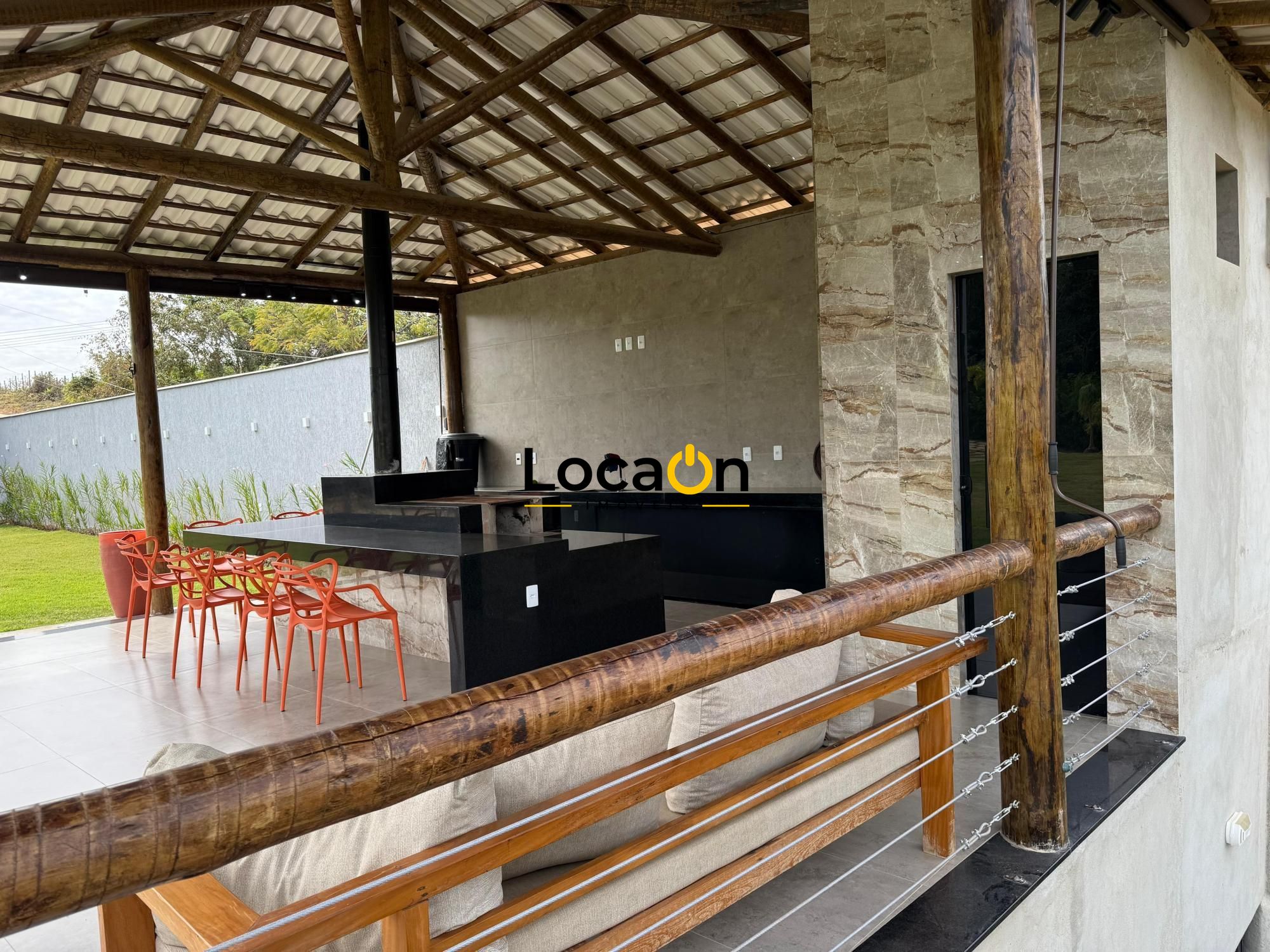VENDE - Sitio em Esmeraldas-MG com Casa de luxo.