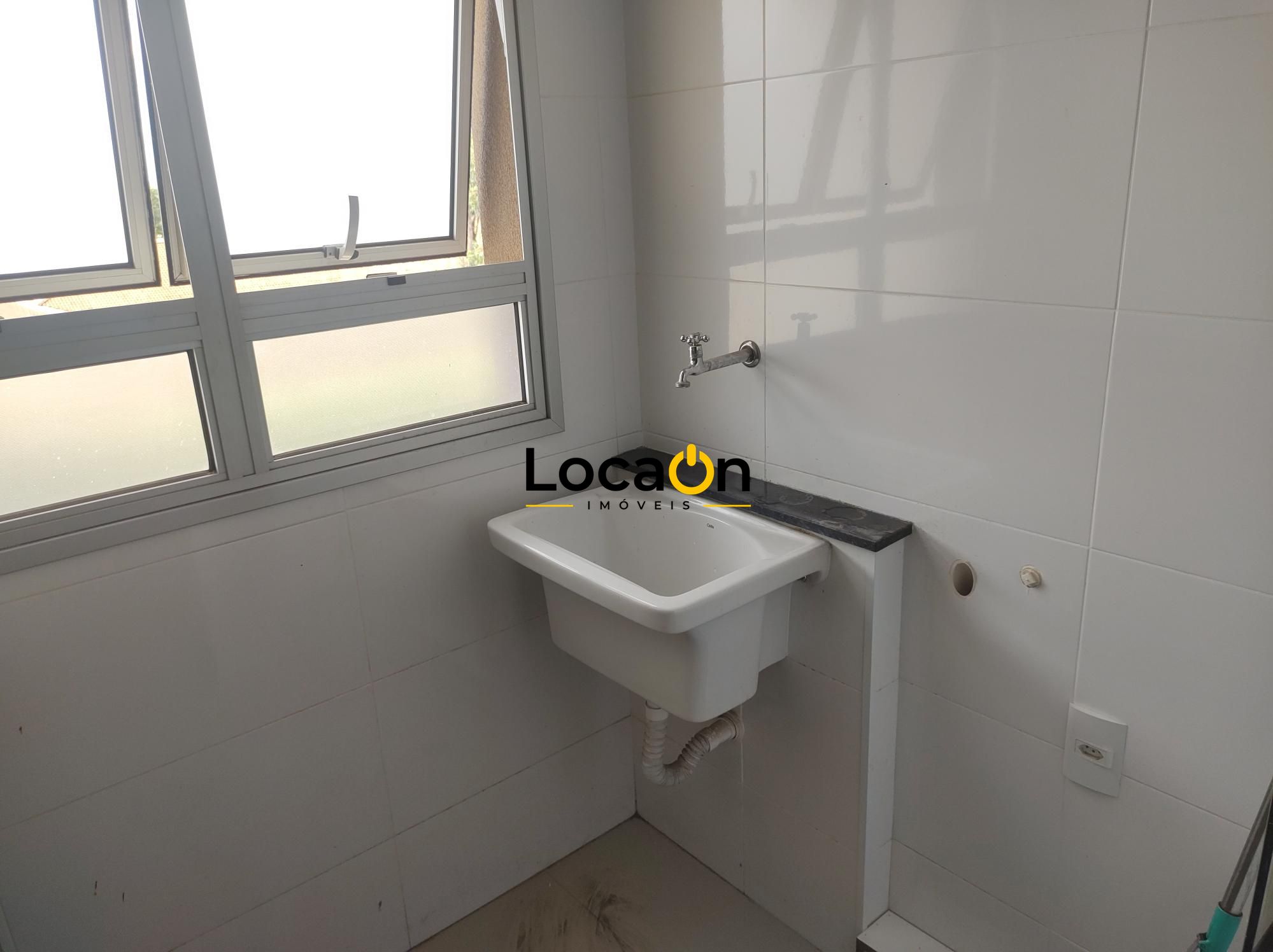 Alugo - Apartamento 2 quartos sendo 1 suíte próximo ao Parque Raia