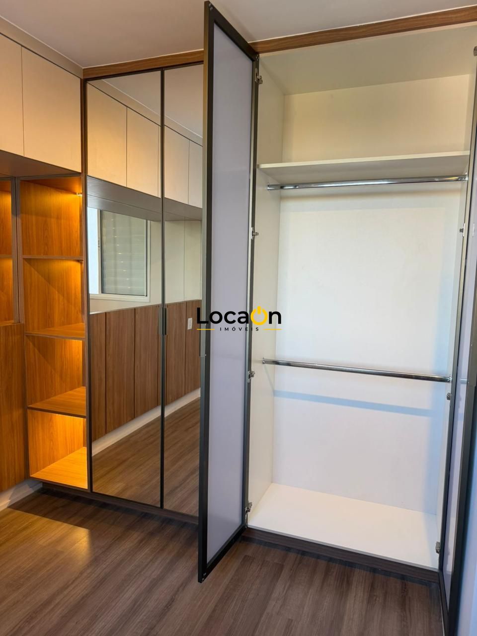ALUGA- Apartamento 2 dormitórios, vaga de frente ao Shopping
