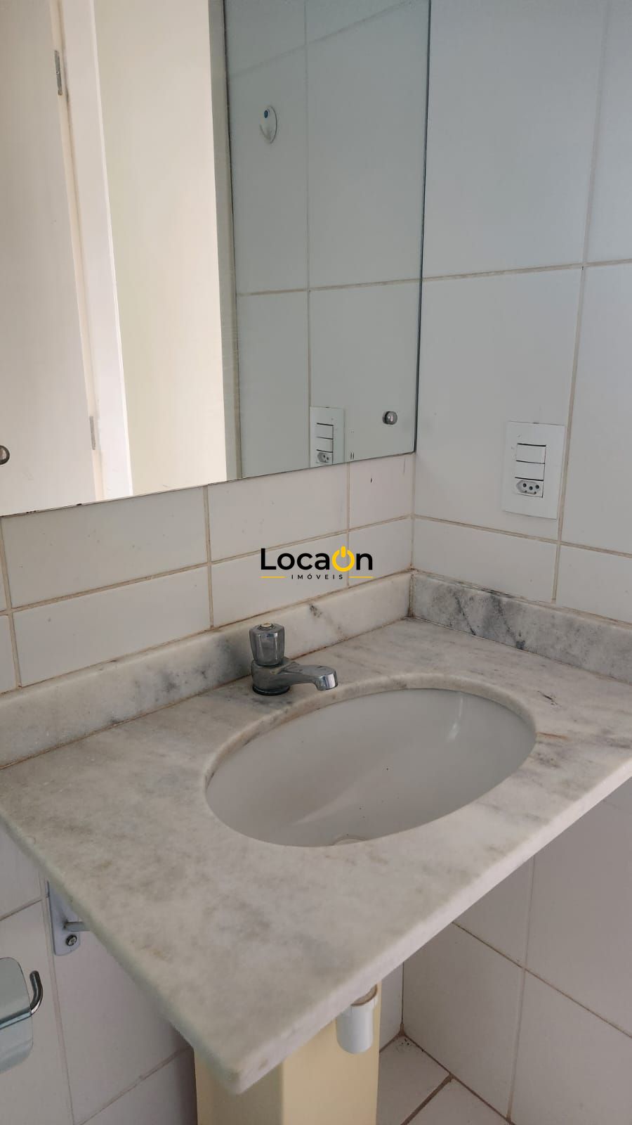 ALUGA - Apto 2 dormitorios e 1 suite Zona Sul